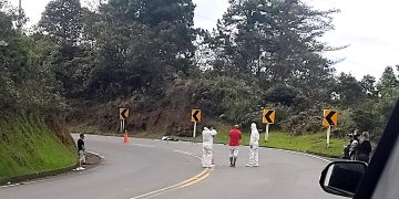 MOTOCICLISTA PERDIÓ LA VIDA LUEGO DE CHOCAR CONTRA UN BUS EN LA VÍA PASTO-CHACHAGÜÍ